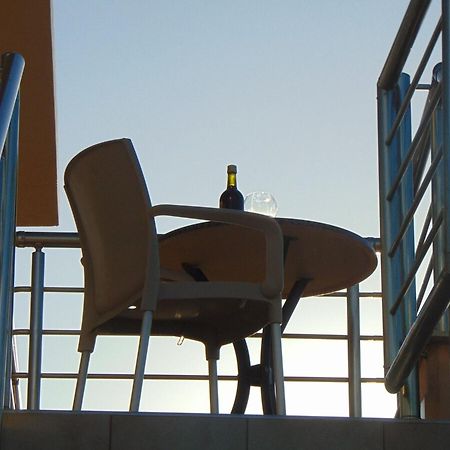 Comfy Beachfront Litinas Casa With Seaview La Canea Exterior foto