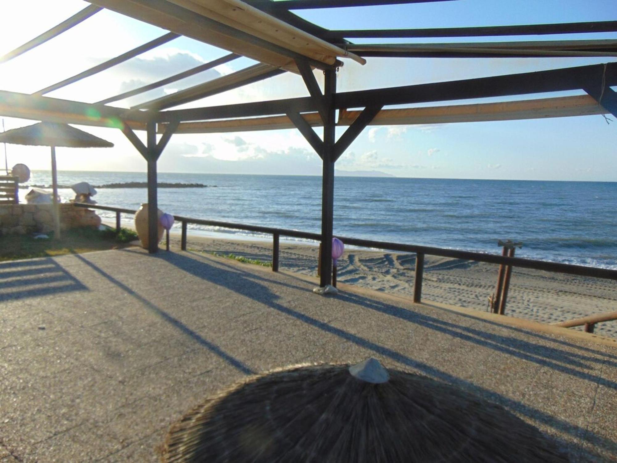 Comfy Beachfront Litinas Casa With Seaview La Canea Exterior foto